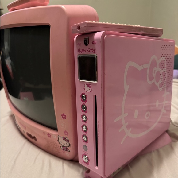 Hello Kitty DVD Player - Picture 1 of 3